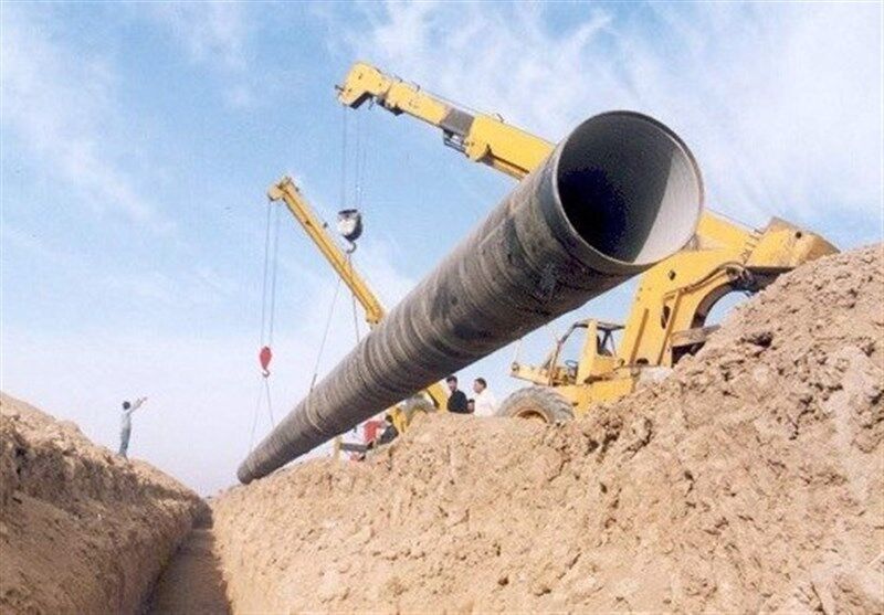 لوله‌گذاری خط انتقال آب سد بم در ایستگاه پایانی